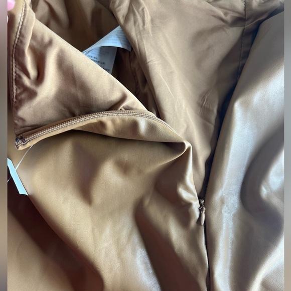 Abercrombie & Fitch Vegan Leather Mini Skirt - Picture 9 of 10